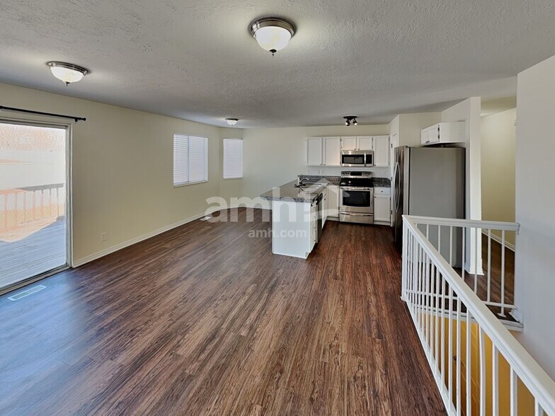 Building Photo - 8384 S Etude Dr