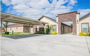 Building Photo - 3907 Valeria St