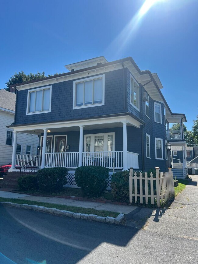 Building Photo - 7-9 Lamoille Ave