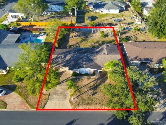 Building Photo - 21 E Walnut Ave