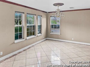 Building Photo - 903 Saxonhill Dr