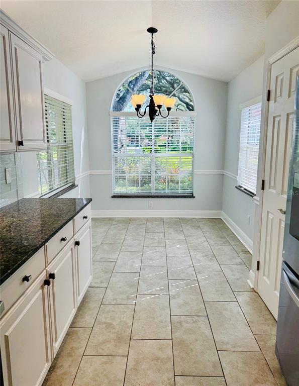 Building Photo - 1001 E Pebble Beach Cir