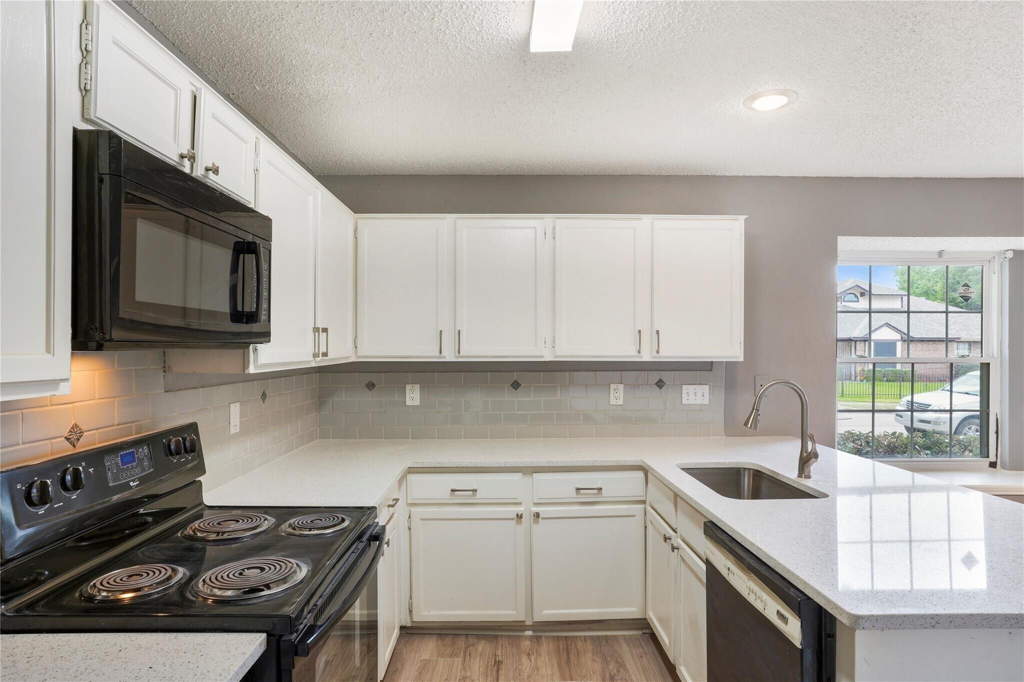 Building Photo - 10243 Oak Branch Ln