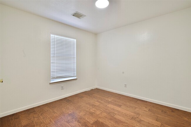 Building Photo - 21618 Misty Fall Ln