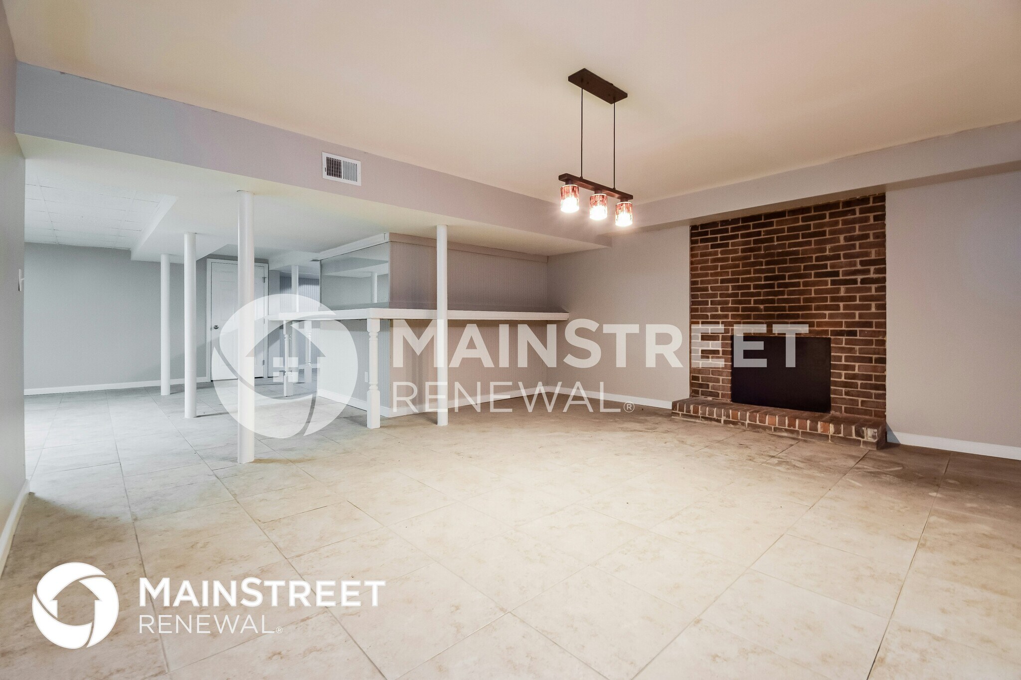 Building Photo - 6112 Lakeshore Dr SE