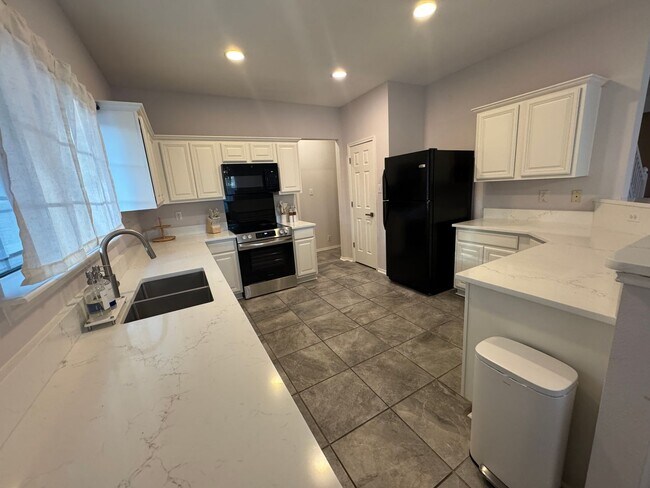 Building Photo - GATED COMMUNITY  |  STONE OAK  |  4 BEDROOMS + HUGE LOFT  |  SMALL LOFT/NURSERY/OFFICE/  |  EXCEL...