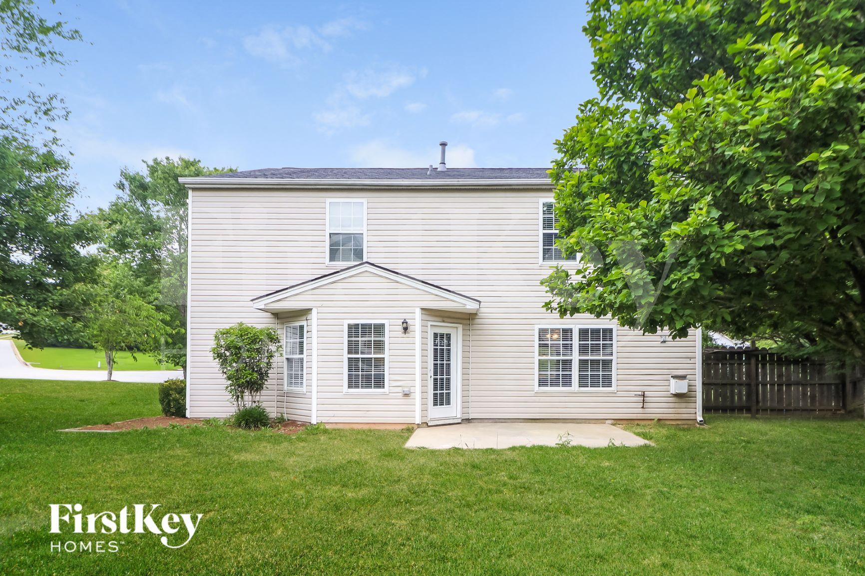 Building Photo - 8335 River Hill Commons Dr