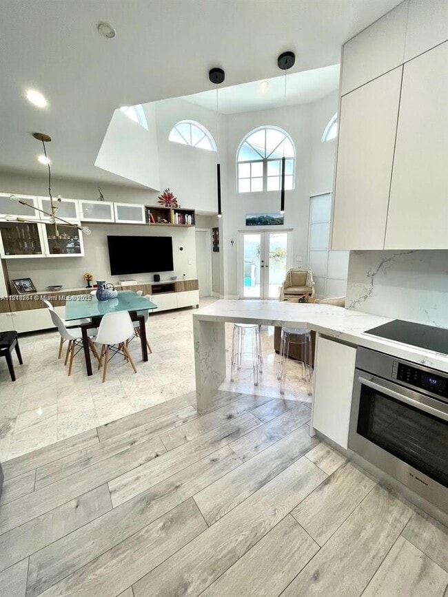 Building Photo - 3070 Allamanda St