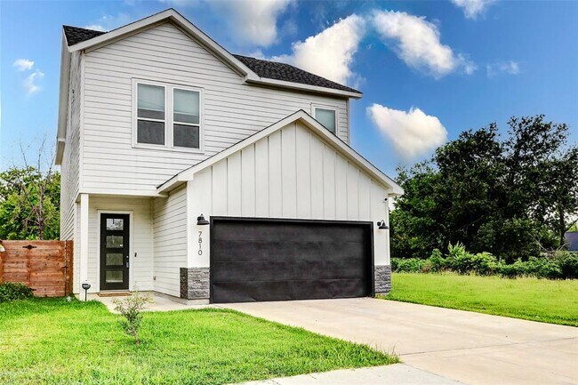Building Photo - 7810 Kenton St