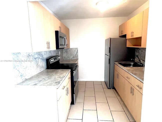 Building Photo - 4308 SW 130th Ct