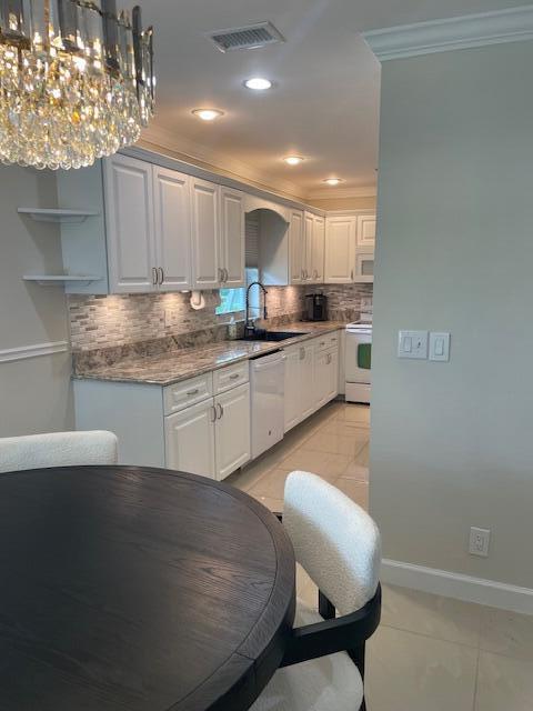 Building Photo - 5655 Via Delray Blvd