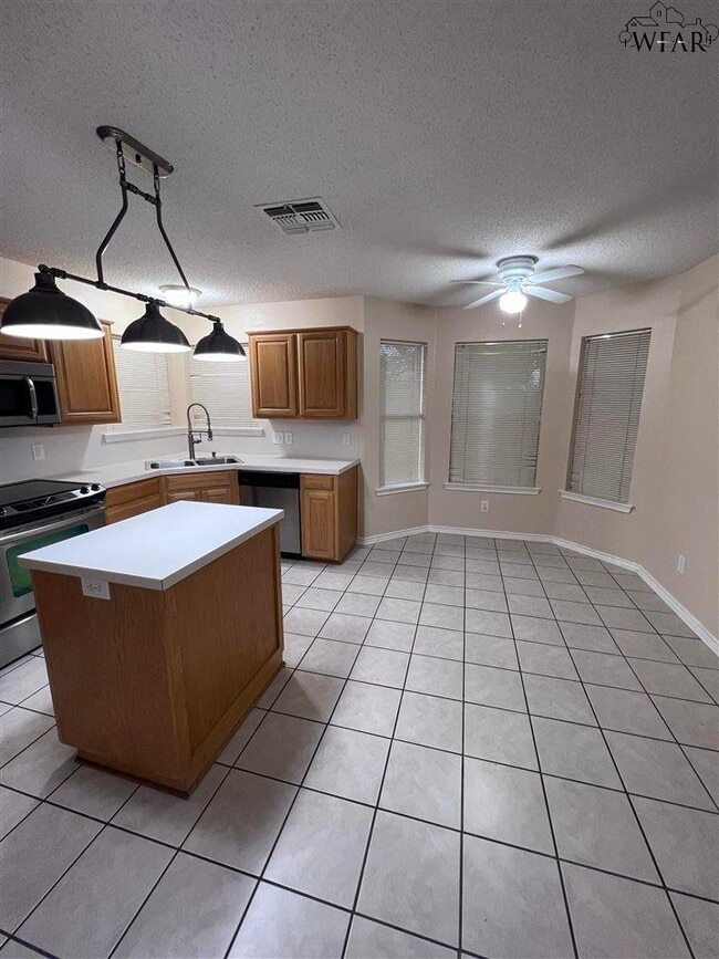 Building Photo - 6031 Van Dorn Dr