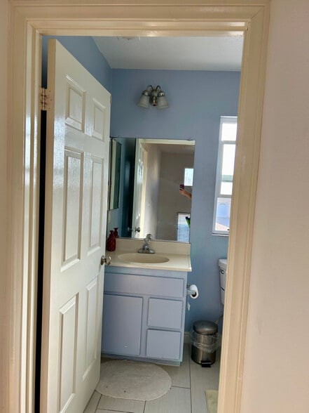 Building Photo - 2193 N Nestor Ave