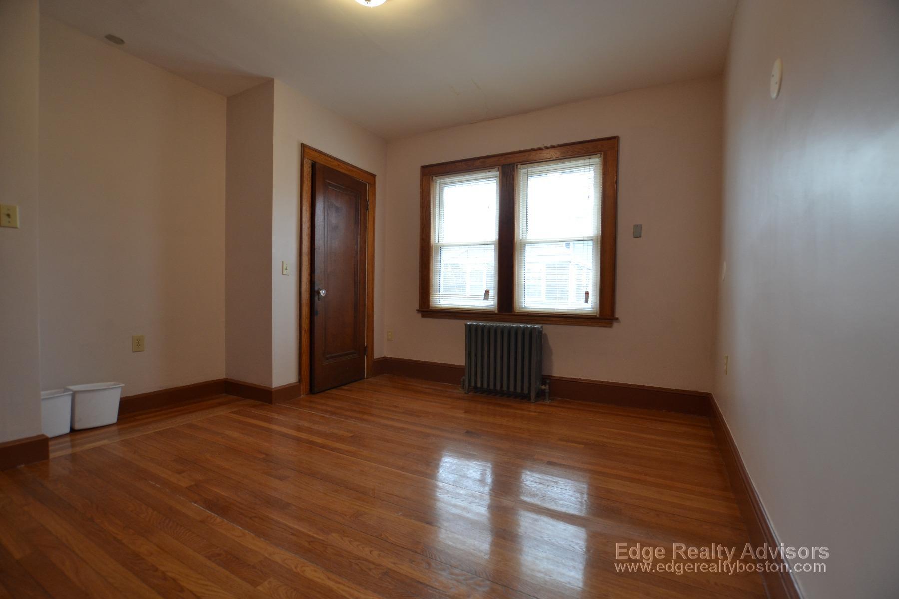 Building Photo - 283 N Harvard St