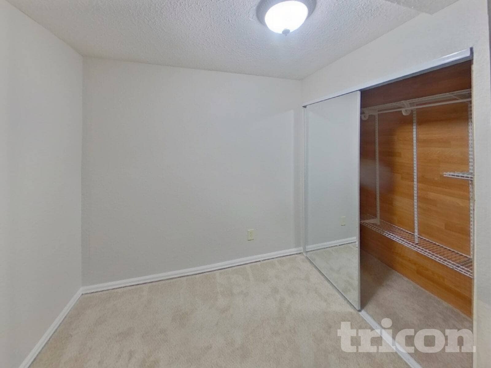 Building Photo - 5528 Old Farm Cir E