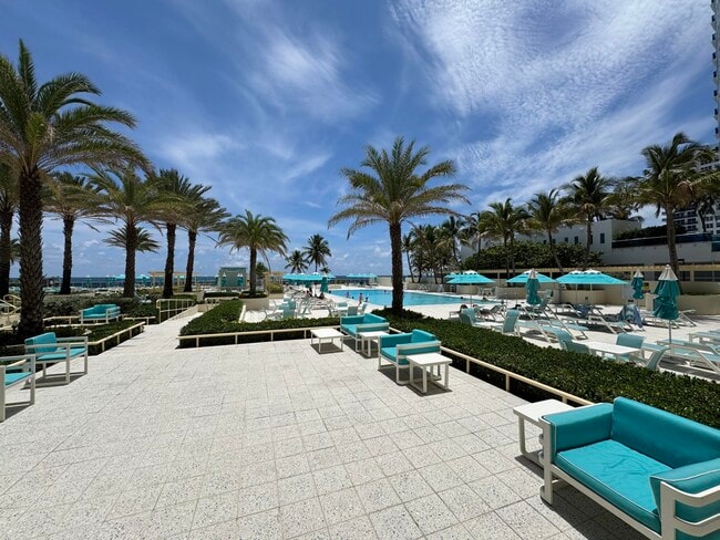 Building Photo - 2501 S Ocean Dr