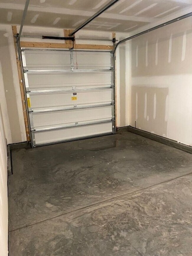 Building Photo - Brand new 3 bedroom 2.5 bath home in Leland