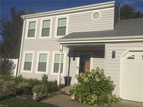 Building Photo - 1905 Arlington Arch Dr