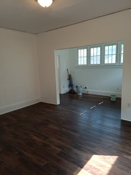 Building Photo - 1552 Lewis St