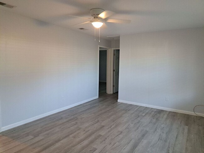 Building Photo - 4828 Grimes St