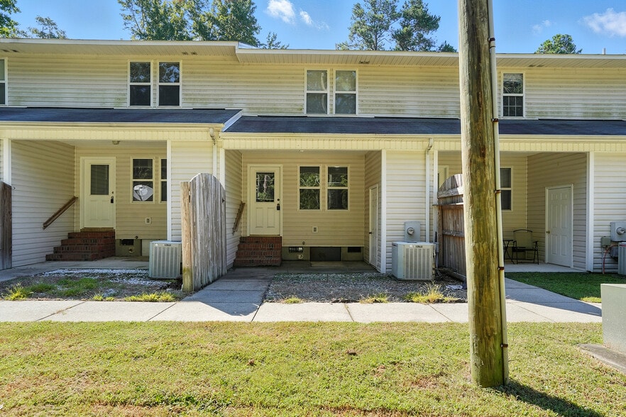 Building Photo - 281 Marshbanks St