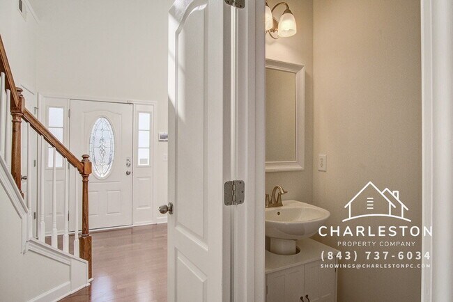 Building Photo - 156 Red Leaf Blvd