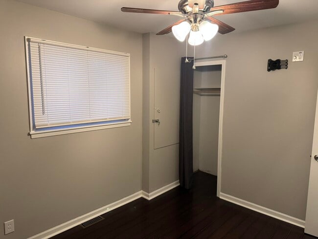 Building Photo - 513 Wilkinson St