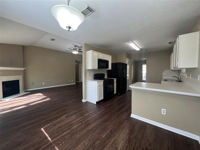 Building Photo - 28811 Stapleford St