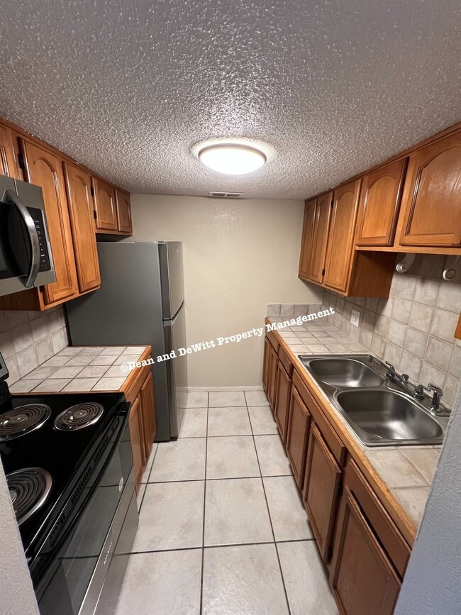 Building Photo - 1 Bed/1 Bath - Unit 228