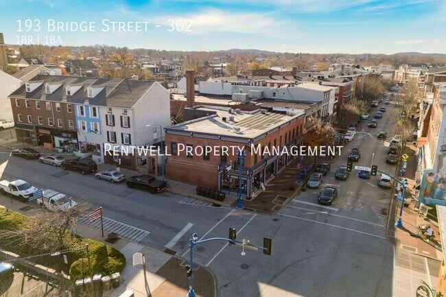 Building Photo - 193 Bridge St