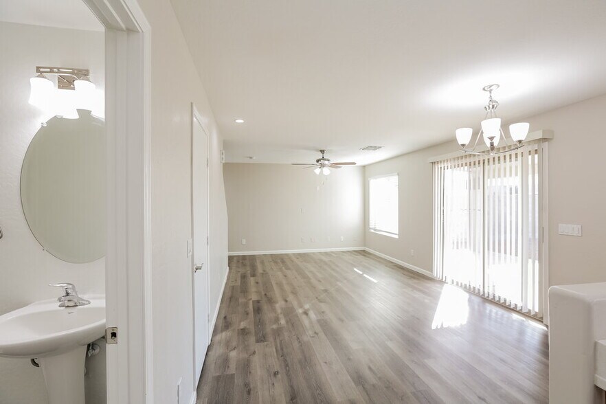 Building Photo - 11767 W Banff Ln