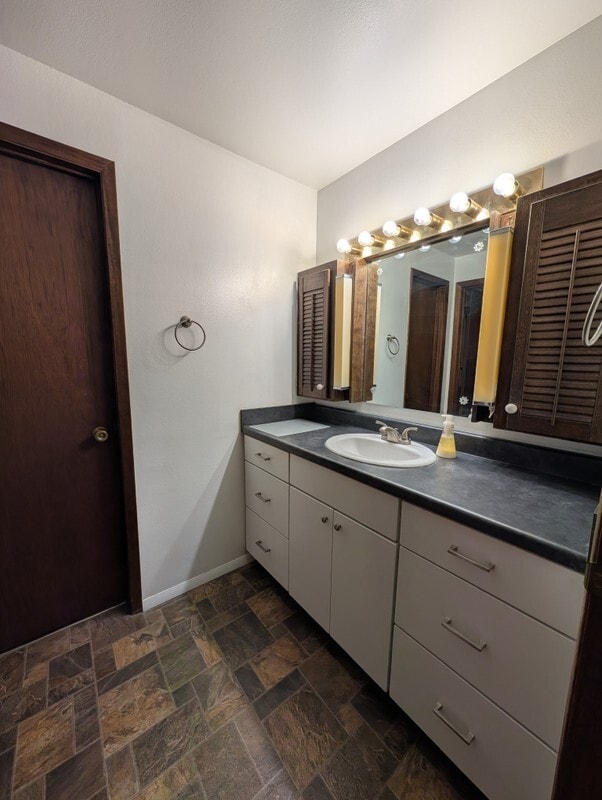 Building Photo - 1091 Country Hills Dr