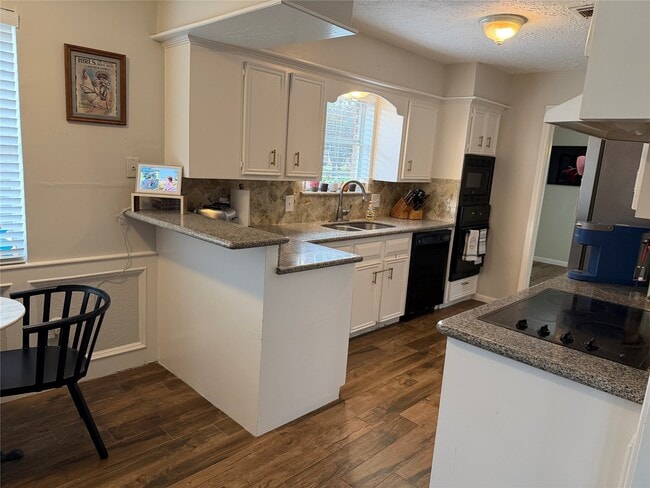 Building Photo - 20307 Pittsford Dr