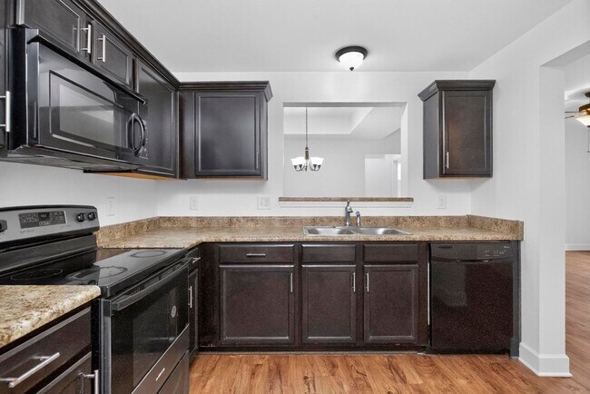 Building Photo - 8605 Peckham Ln