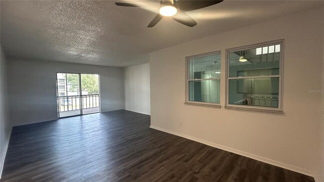 Building Photo - 6519 W Newberry Rd