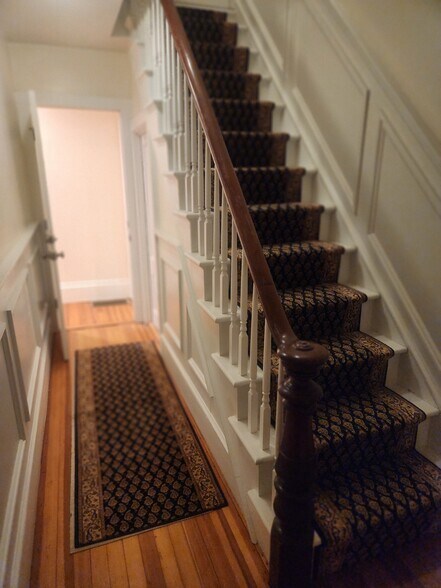 Primary Photo - 402 Court St
