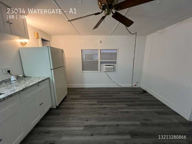 Building Photo - 23034 Watergate-A1