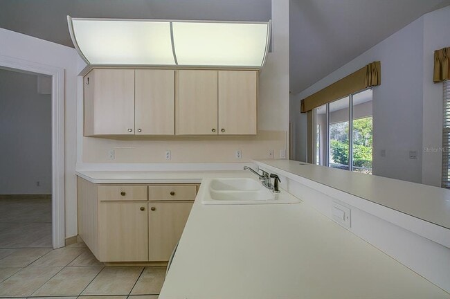 Building Photo - 5 Strawood Point