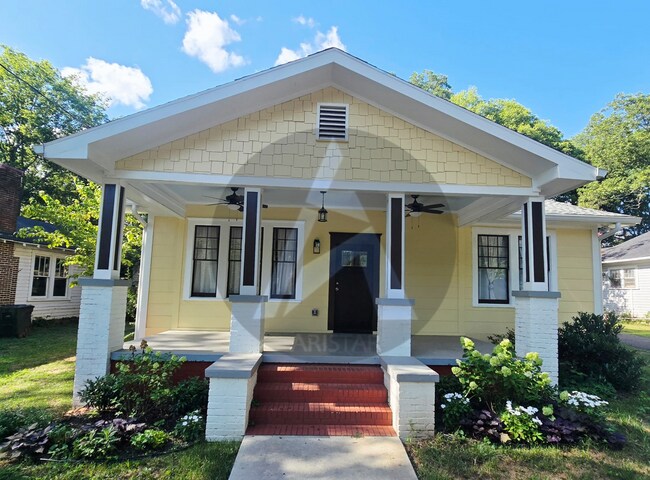 Primary Photo - 315 West Ave