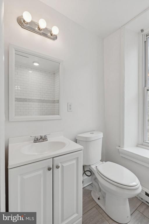 Building Photo - 21 E Price St