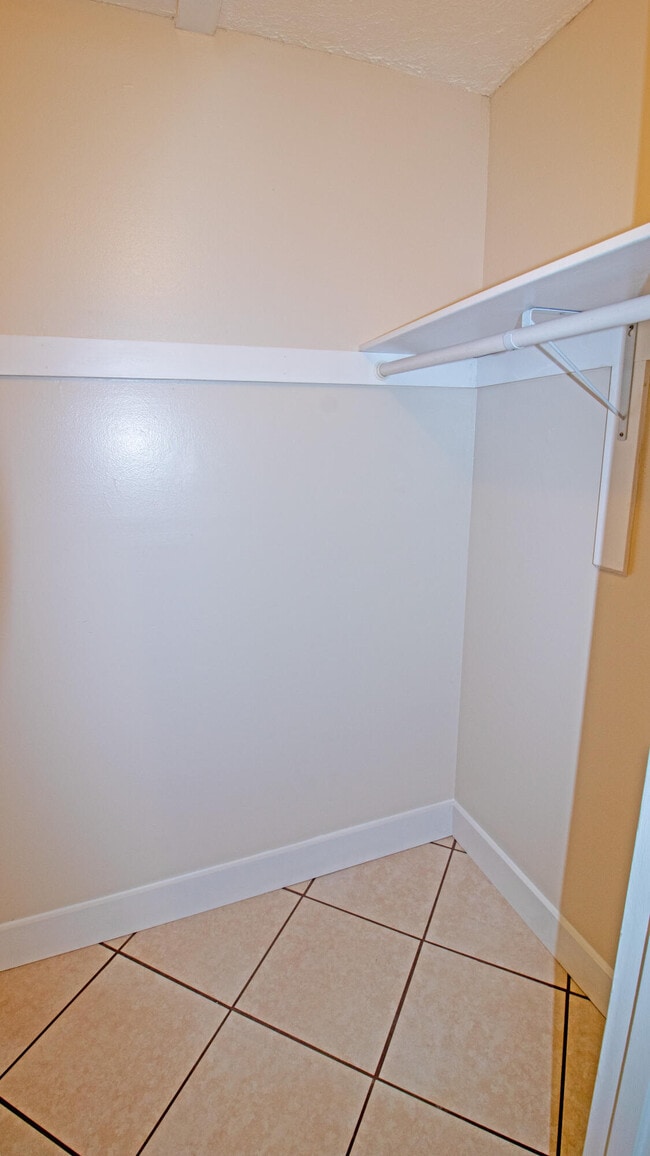 Building Photo - 8757 SE Hobe Ridge Ave