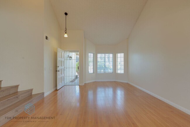 Building Photo - 4 Bed 3 Bath Single Family House with Large Backyard in Moreno Valley