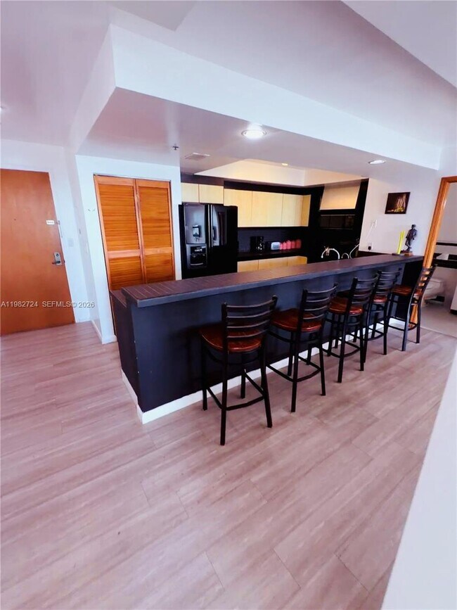 Building Photo - 1330 Ocean Dr