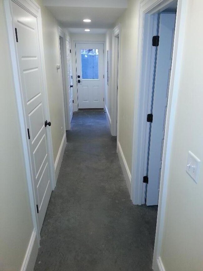Building Photo - HUge 3 bed in Allston