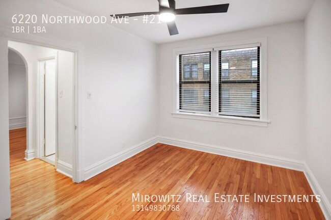 Building Photo - Beautifully Renovated 1BR/1BA Across from ...