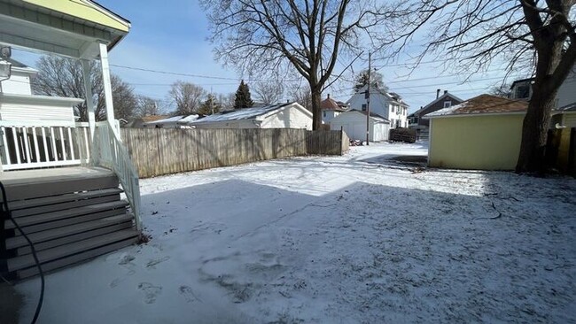 Building Photo - Racine 3 Bedroom Bungalow