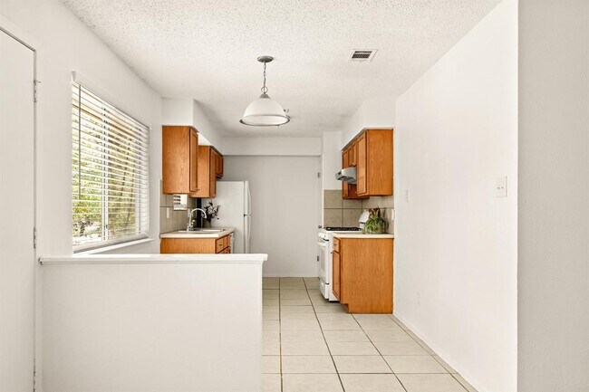 Building Photo - 7908 Peaceful Hill Ln