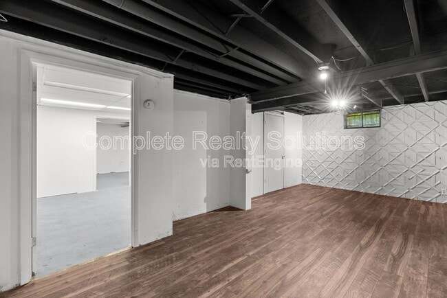 Building Photo - 7219 Harney Ave