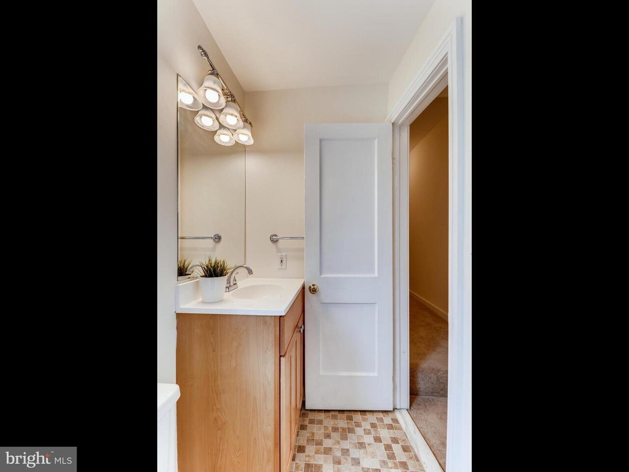 Building Photo - 656 Washington Blvd