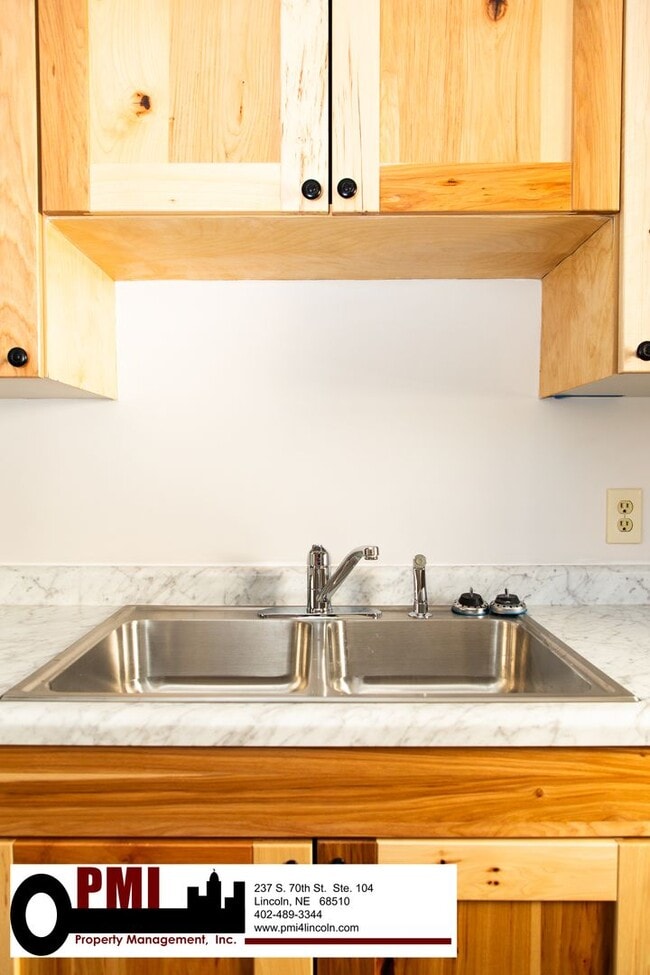 Building Photo - 1400 F / 836 South Street